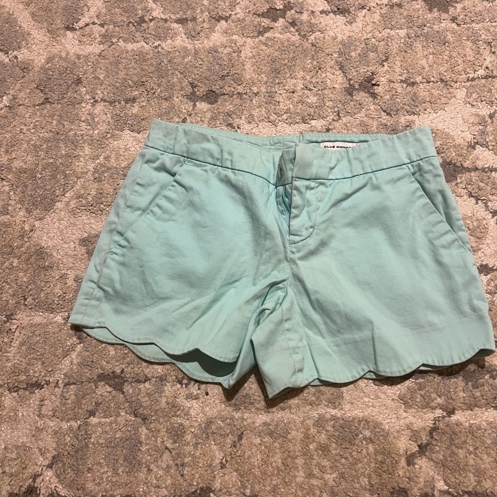 Club Monaco mint shorts scallop trim size 00